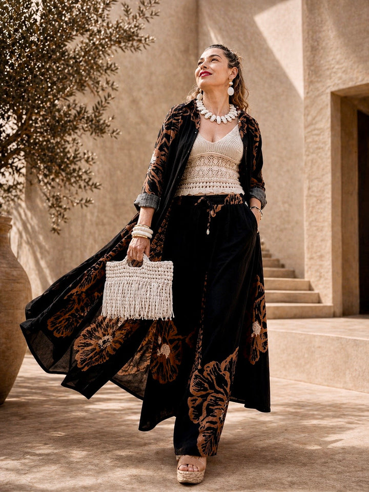 Γυναικείο boho σετ κιμονό με παντελόνι σε μαύρο και καφέ με χειροποίητη τσάντα και statement κοσμήματα