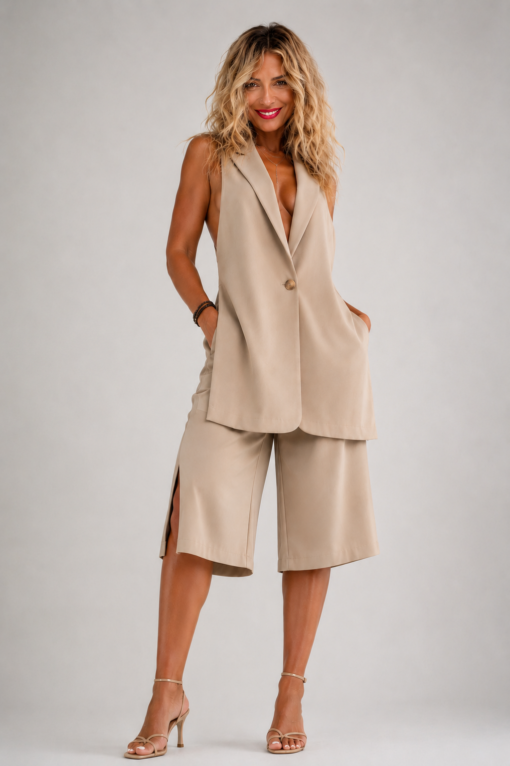 Βερμούδα Tailored με Πλαϊνά Ανοίγματα – Beige / Chocolate