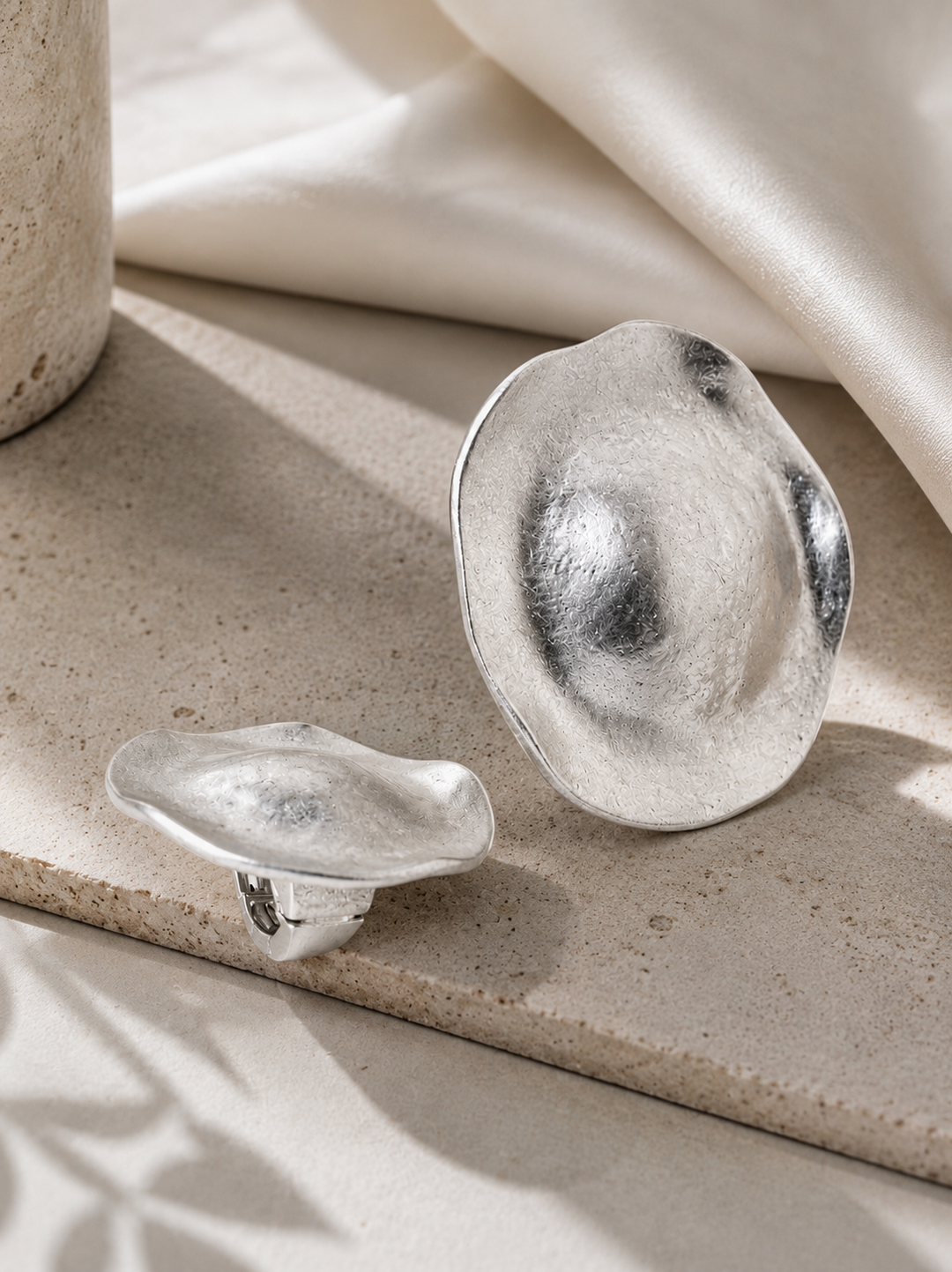 Luna ring