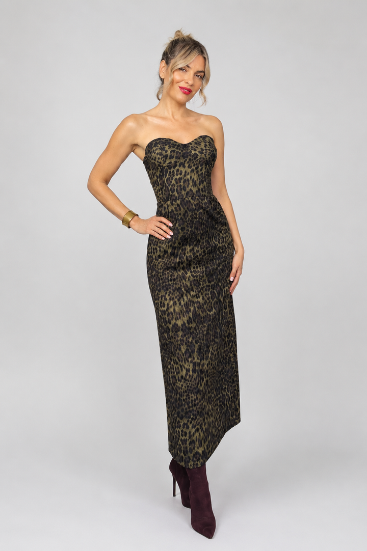 Γυναικείο strapless midi φόρεμα με animal print σχέδιο σε χρυσούς και μαύρους τόνους και εφαρμοστή γραμμή.