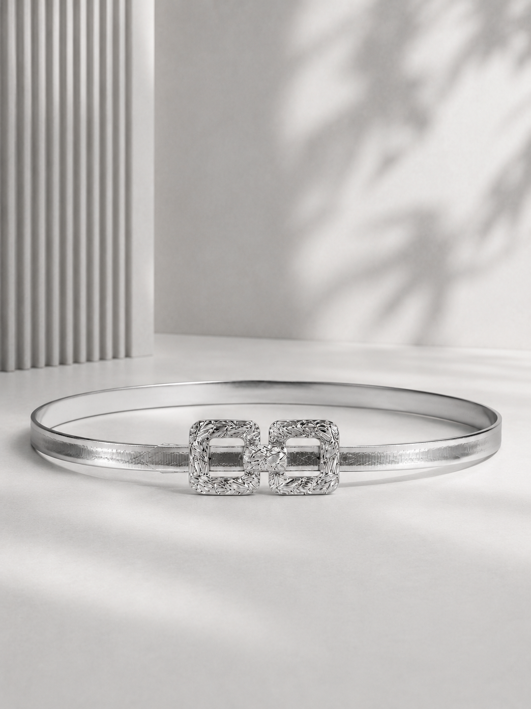     Metallic ζώνη με crystal αγκράφα σε silver απόχρωση