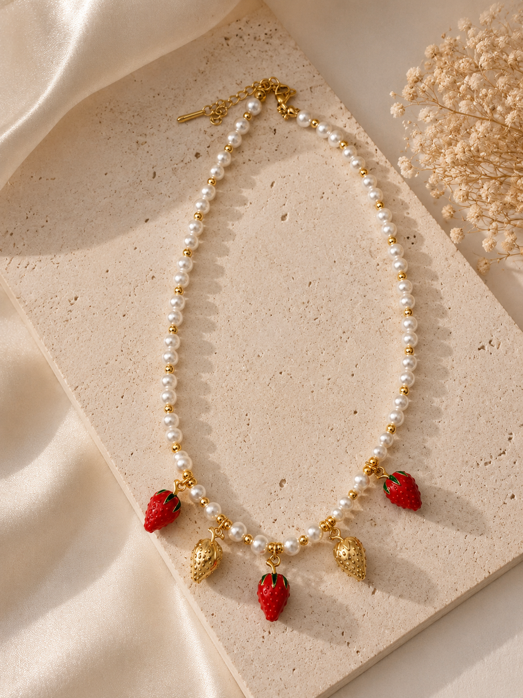 Κολιέ Pearl strawberry Charm